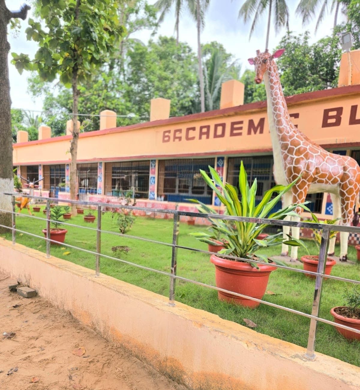 Academic Block of the school with garden